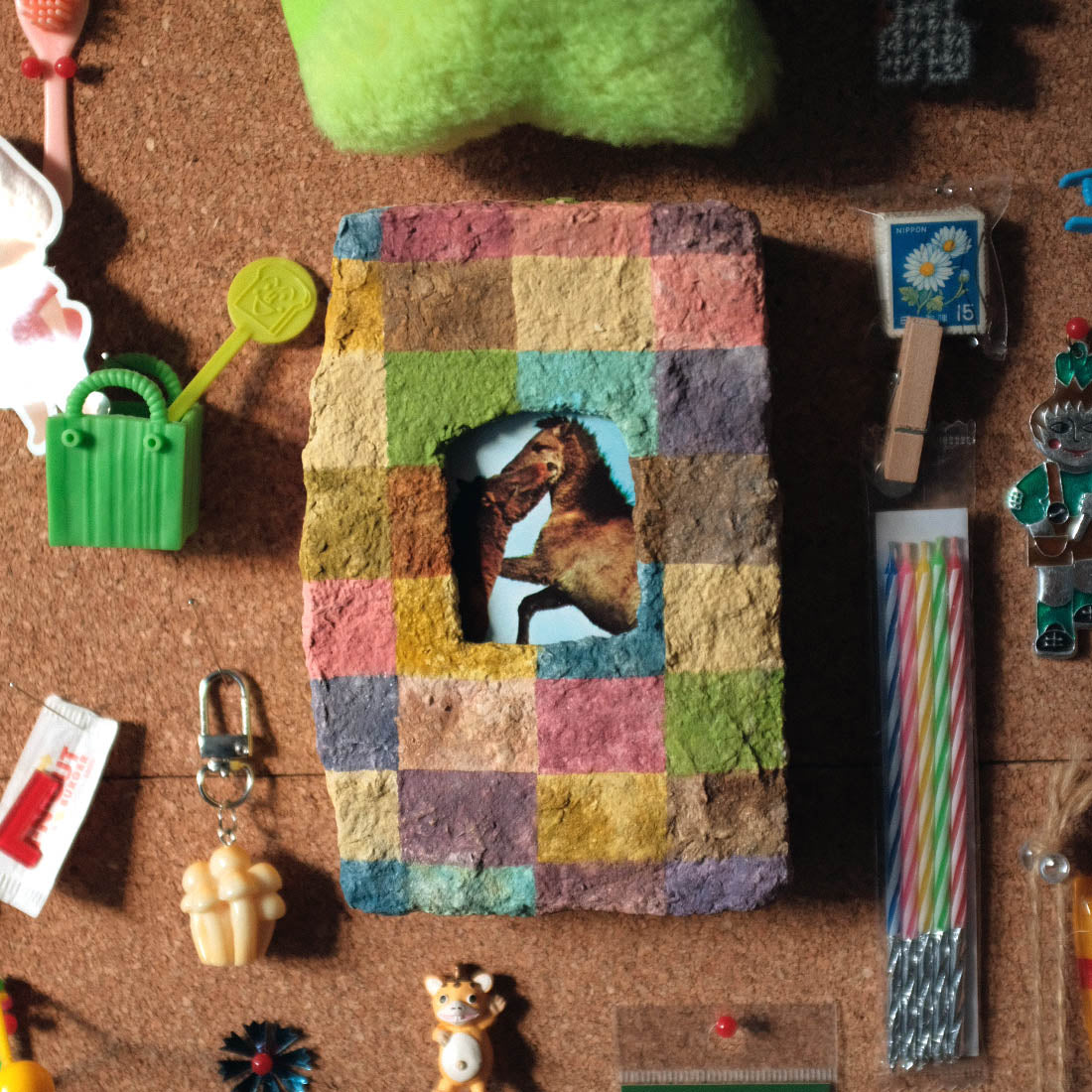 SPACE LUMP FRAME - Kissing Horses